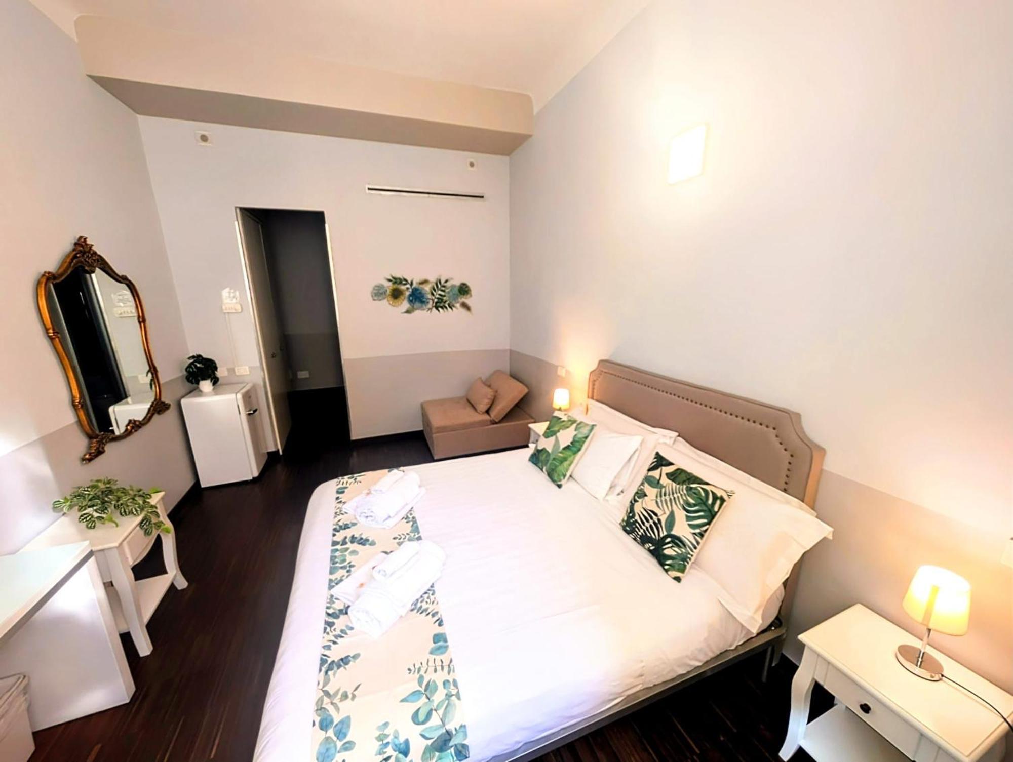 Hotel Dm69 - Termini Monti Crossroads Rom Exterior foto